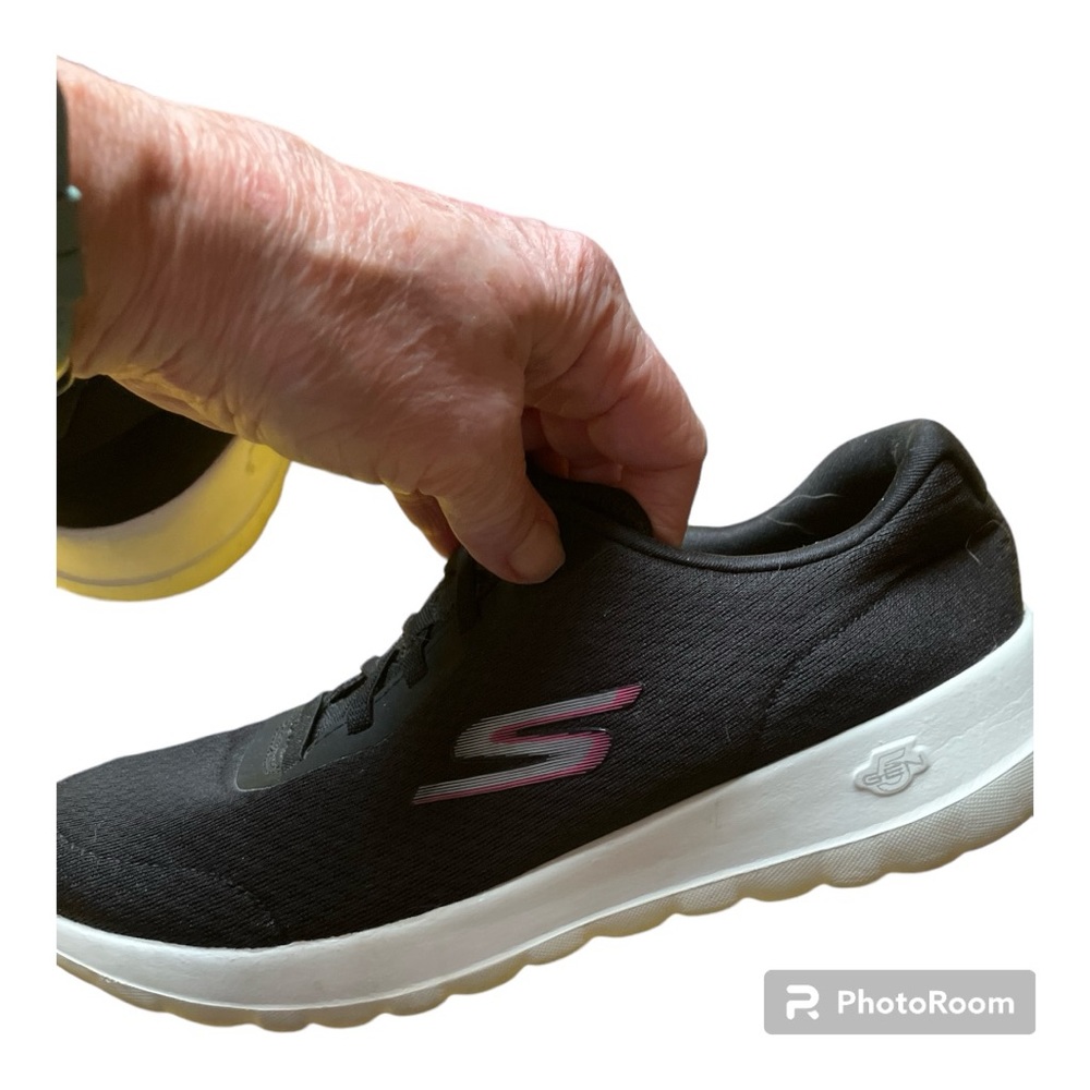 Skechers Go Walk Cool shoes size 8.